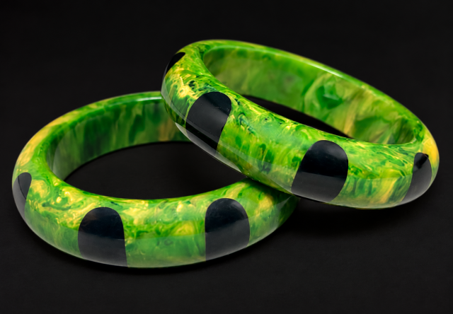 Shultz marbled green bakelite bangles with 8 black side to side dots